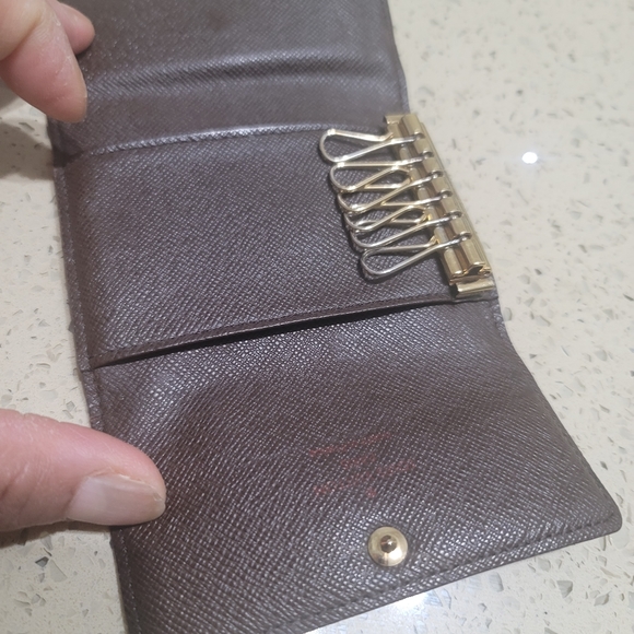 ❤️❤️❤️SOLD LV Damier Keycase❤️❤️❤️ - Picture 5 of 6